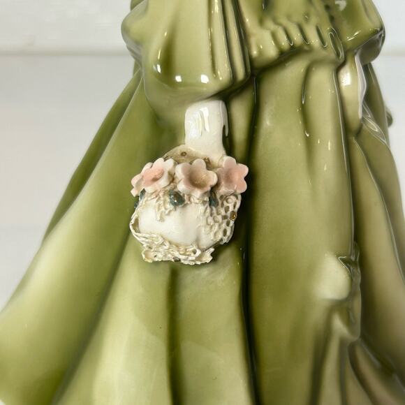Vintage Florence Ceramics of Pasadena CA Semi Porcelain Sarah Figurine 7.5" tall - Picture 3 of 7